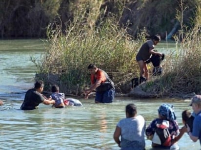 La Patrulla Fronteriza asegura a cientos de migrantes a diario