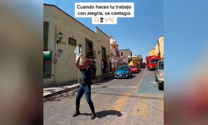 'Poli feliz' de Querétaro se hace viral por baile