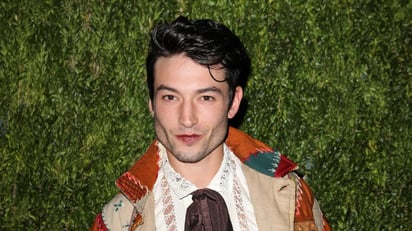 Ezra Miller aclaró durante arresto: ‘No soy un señor, soy binario’