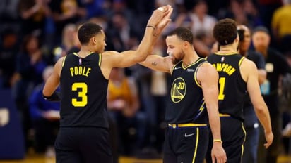 Doble-doble de Stephen Curry en el Juego 1 ante Mavericks