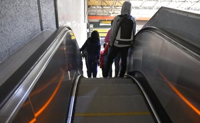 Operan 46 escaleras nuevas del STC Metro, afirma Guillermo Calderón