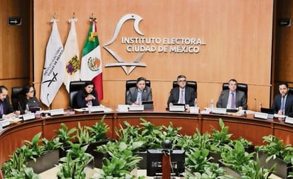 Con 'albazo' aprueban dictamen de reestructuración al IECM