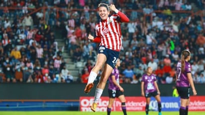 ¡Chivas propina voltereta a Pachuca y se enfila al título!