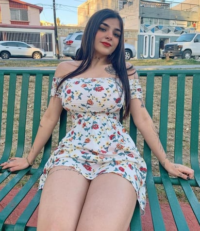 ¿Cuánto gana Karely Ruíz en OnlyFans?