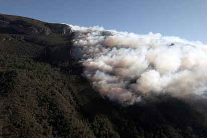 Biólogos proponen bombardear nubes para combatir fuego