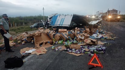 Encontronazo entre dos tráileres deja un muerto y  un lesionado