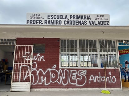 Maestros hacen el trabajo de la Fiscalía General del Estado