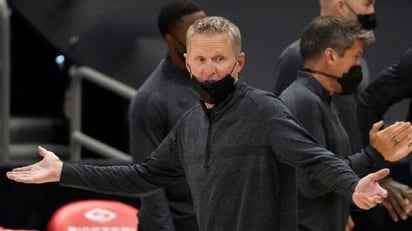 Coach Steve Kerr explota tras la tragedia del tiroteo en Texas