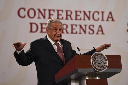 Que se vayan “al carajo”, AMLO no dará plaza a sindicato    