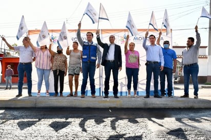 Mario Dávila regresa a la colonia Hipódromo con obra de pavimentación