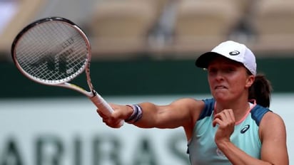 Swiatek sigue imparable en Roland Garros y suma su triunfo 31 en fila