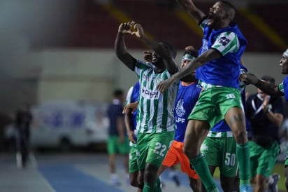 2-1. Doblete de Gabriel Chiari da el primer título a Alianza F.C. en Panamá