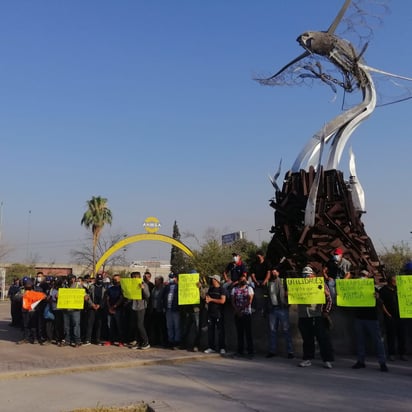 Obreros se revelan contra AHMSA; Ancira les soluciona