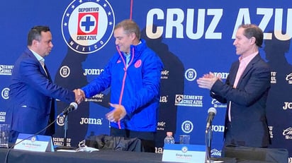 Cruz Azul presenta a Diego Aguirre como su nuevo entrenador