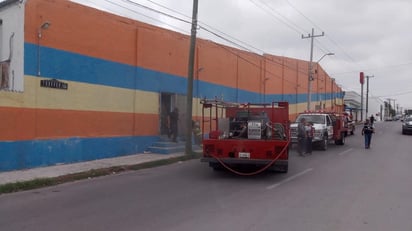 Conato de incendio en centro comercial provoca movilización 