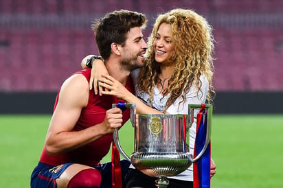 Piqué le fue infiel a Shakira y están a punto de separarse, él ya vive en un departamento