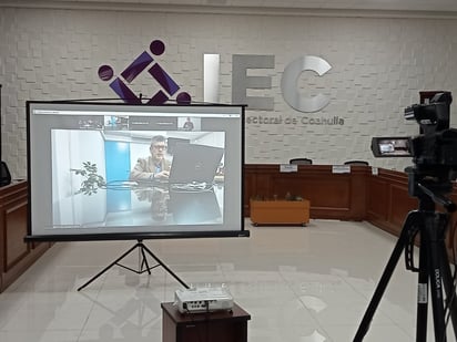 Presenta IEC versión actualizada de urna electrónica