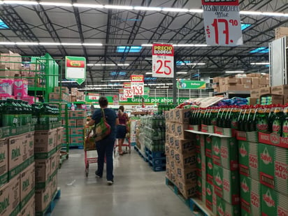 Inflación le 'pega' a la  confianza de consumidores