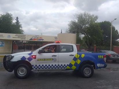 Estudiantes con droga fueron detenidos en el exterior del CBTis 36 de Monclova