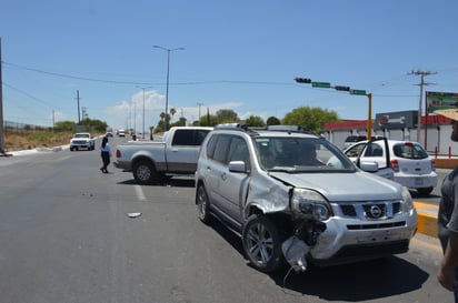 Madre e hija quedan lesionadas en choque