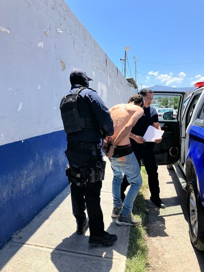 Hombre intenta matar a su esposa con cuchillo