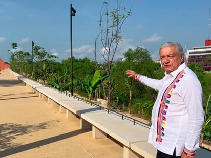 AMLO presume obra en plena jornada electoral en Tabasco