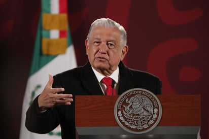 AMLO pide a 'corcholatas' trabajar 16 horas, dormir 5 y hacer campaña