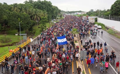 Caravana de 5 mil migrantes buscan llegar a la frontera-EU  