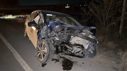 Conductor estrella su auto contra tractocamión