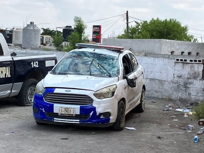 Elemento de Tránsito Municipal vuelca en patrulla de la Policía COVID-19