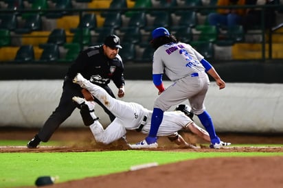 Pericos deja en el terreno a Acereros y les gana la serie