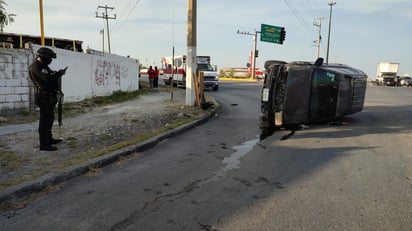 Dormita al volante y vuelca en el entronque de PN