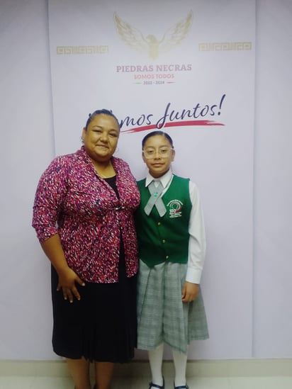 Camila Carrillo gana concurso de oratoria estatal representando a Piedras Negras 