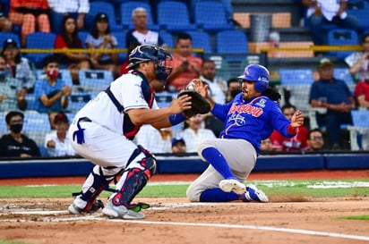 Acereros encaminado al triunfo del segundo juego