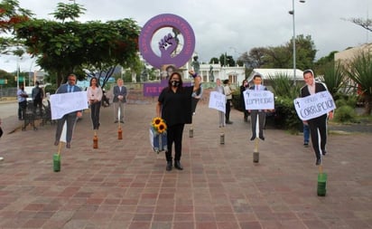 Realiza periodista gira por Europa para exigir justicia para su hija