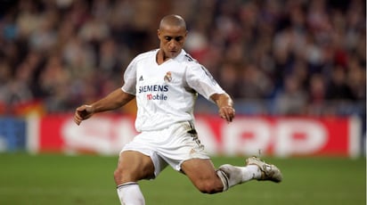 Roberto Carlos ve 'muchos años de fútbol por delante' a Marcelo