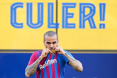 Dani Alves anuncia su salida del Barcelona