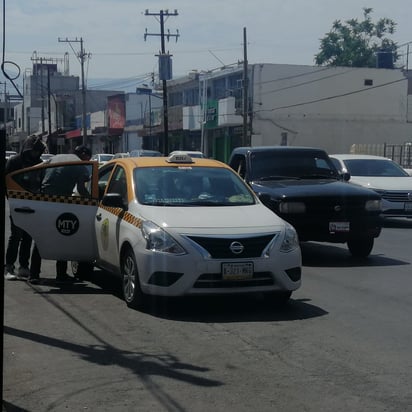 450 mp de multa a taxistas que den servicio a migrantes 