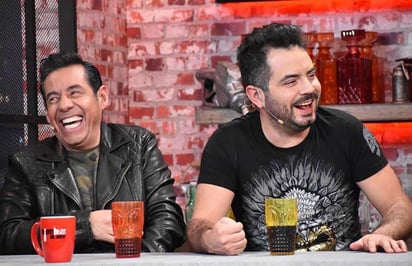 Paul Stanley exhibe a José Eduardo Derbez en televisón abierta