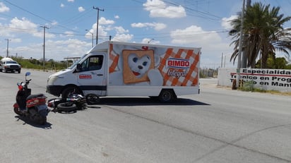 Chofer de Bimbo protagoniza choque en la colonia Jardines de Montessori de Monclova