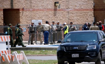 DPS: Policía de Uvalde priorizó la vida de los agentes sobre niños