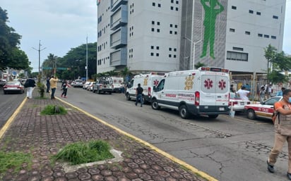 Evacuan a 80 personas por fuga de gas en hospitales de Veracruz