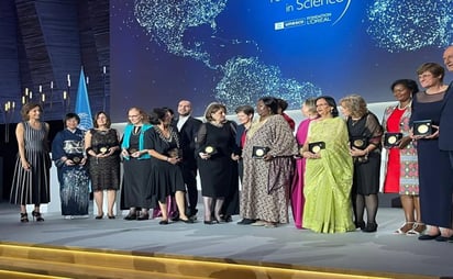 Entregan premio L'Oreal-UNESCO en París a destacadas científicas