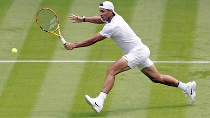 Nadal cierra con derrota la preparación para Wimbledon