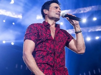 Regresa Chayanne, lanza tema después de cuatro años