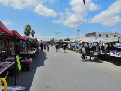 Comerciantes: La gente ya no compra, solo pasea en la pulga