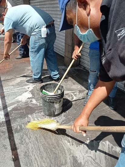 Comerciantes ponen su granito de arena en Centro Histórico