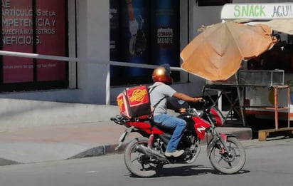 Exige alcalde a motociclistas repartidores contar con seguro de vida: MONCLOVA