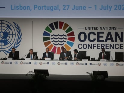 El mundo enfrenta una 'emergencia' en los océanos, alerta ONU