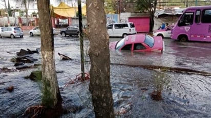 Al menos 48 horas durará reparación de tubería en Iztapalapa